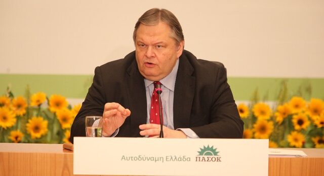 Βενιζέλος: “Στις εκλογές κρίνεται η μοίρα της Ελλάδας”