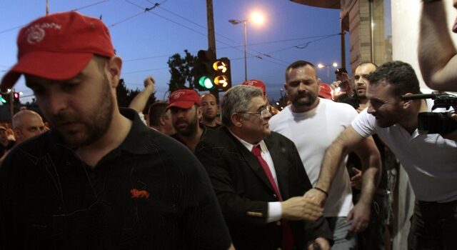 Απαγορευμένο το βίντεο με το “εγέρθητι” στη Γερμανία