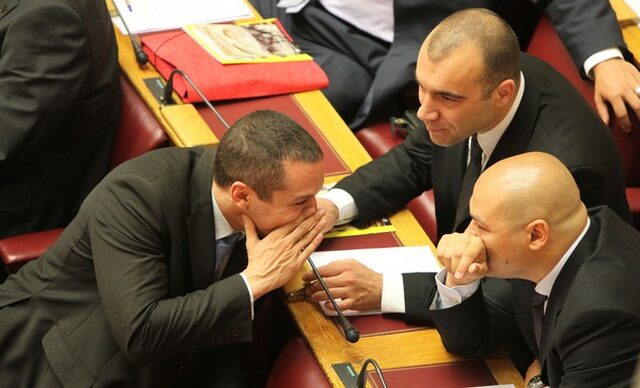 Γιαούρτωσαν βουλευτή της Χρυσής Αυγής