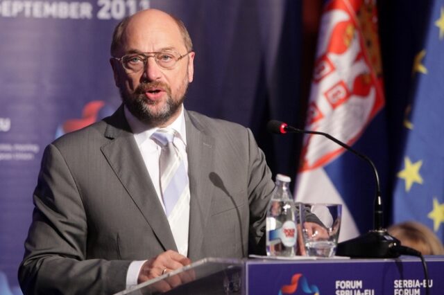 Σουλτς: “Σώσαμε τις Τράπεζες, αλλά κινδυνεύουμε να χάσουμε μία γενιά”