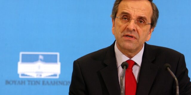 Σαμαράς στο Paris Match: Οι Έλληνες δέχτηκαν να παραμείνουν στο ευρώ