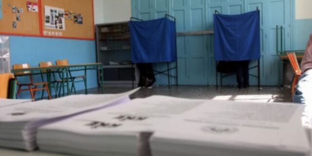 Μάχη ψήφο με ψήφο δείχνουν οι κρυφές δημοσκοπήσεις