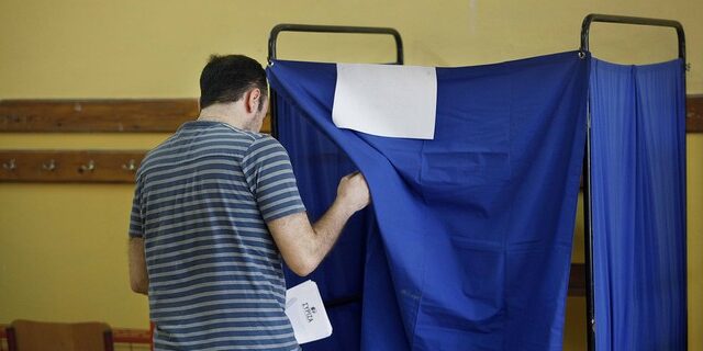 Οι εκλογές της καμμένης κάλπης στα Εξάρχεια