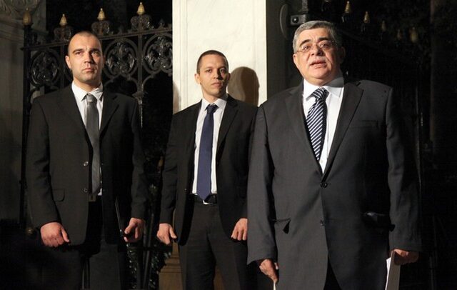 Κασιδιάρης: ”Ο Σαμαράς επιβάλλει το μνημονιακό ΠΑΣΟΚ”
