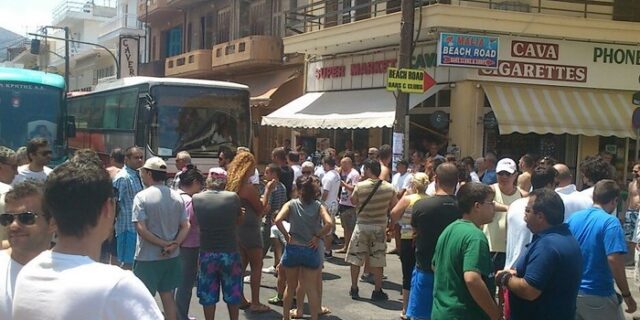 Στο δρόμο οι κάτοικοι των Μαλίων για τις γουρούνες