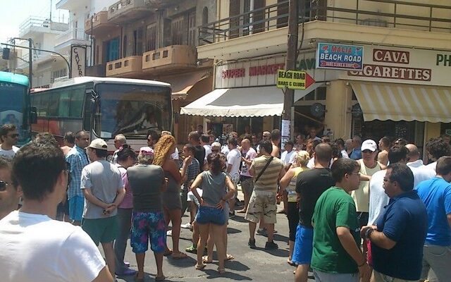 Στο δρόμο οι κάτοικοι των Μαλίων για τις γουρούνες