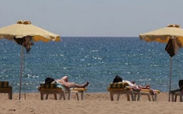 Σύλληψη για…μασάζ σε παραλίες