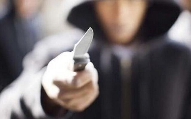 Τον μαχαίρωσαν μπροστά στα μάτια των περαστικών