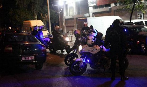 Νεκρός Γεωργιανός από τα πυρά αστυνομικού στα Πετράλωνα
