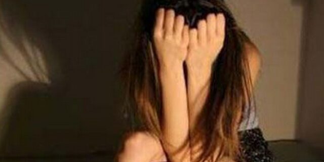 Πιάστηκε στα πράσα να προάγει στην πορνεία την υπάλληλο της…