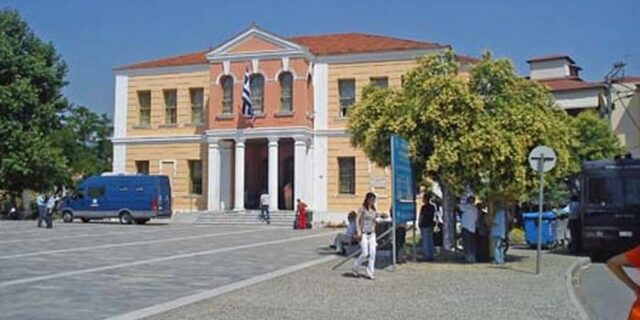 Πήραν αναβολή οι οκτώ Χρυσαυγίτες στη Βέροια