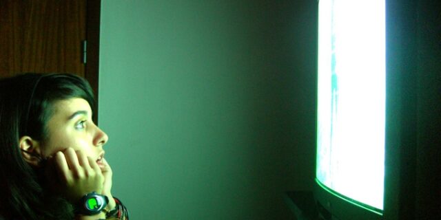 Βρετανία: Το ξενύχτι μπροστά από την οθόνη σχετίζεται με την κατάθλιψη