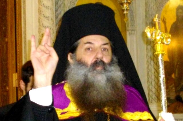 Πυρά Σεραφείμ κατά Ρεπούση για την κατάργηση του εκκλησιασμού