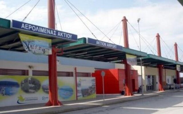 “Ψήνονται” στο αεροδρόμιο του Ακτίου
