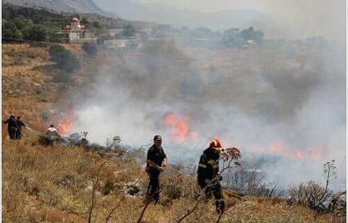 Στις φλόγες η Καμενίτσα Αχαίας