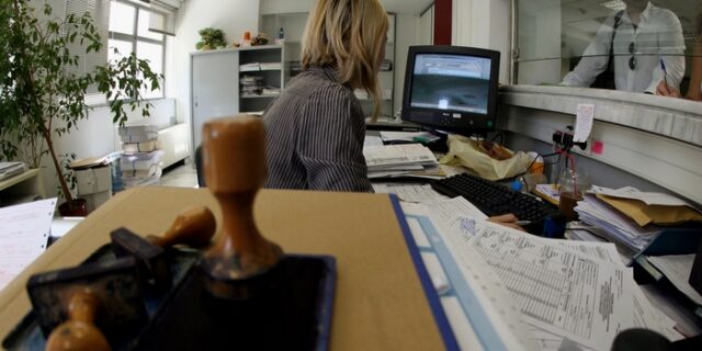 Θα πέσουν κεφάλια στις Εφορίες: Μόνο 38 από τις 140 έπιασαν τους στόχους