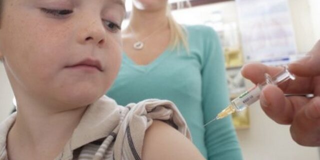 Δωρεάν εμβολιασμοί σε παιδιά ανασφάλιστων και ανέργων
