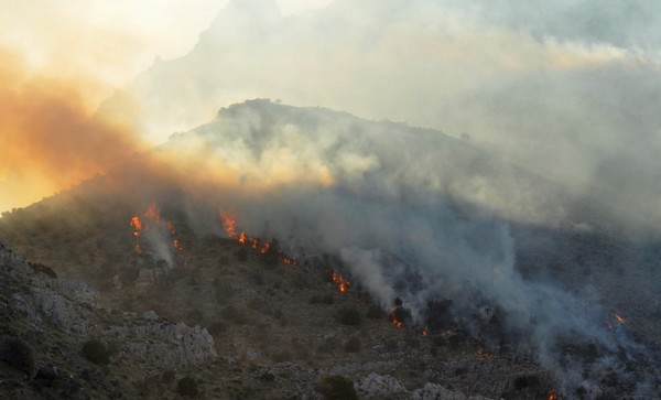 Υπό έλεγχο η φωτιά στη Χίο