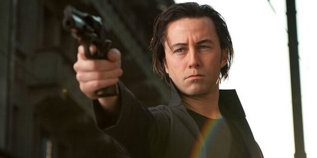 ”Looper”: νέες φωτογραφίες από το φουτουριστικό τριπ του Ράιαν Τζόνσον