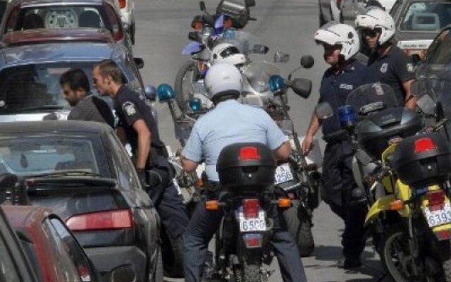Τοξικομανείς έσπασαν περιπολικό στο Ηράκλειο