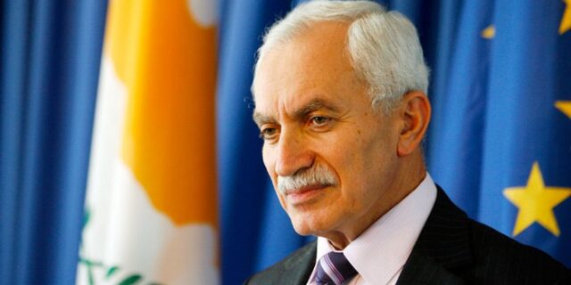 Η Κύπρος διαψεύδει τον Σόιμπλε