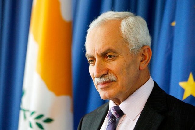 Η Κύπρος διαψεύδει τον Σόιμπλε