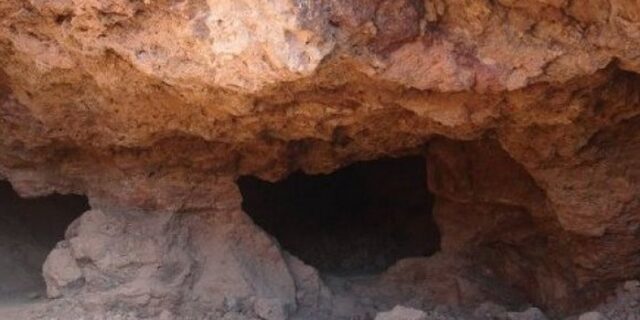 Ζευγάρι ζει σε σπηλιά στην παραλιακή του Ηρακλείου!