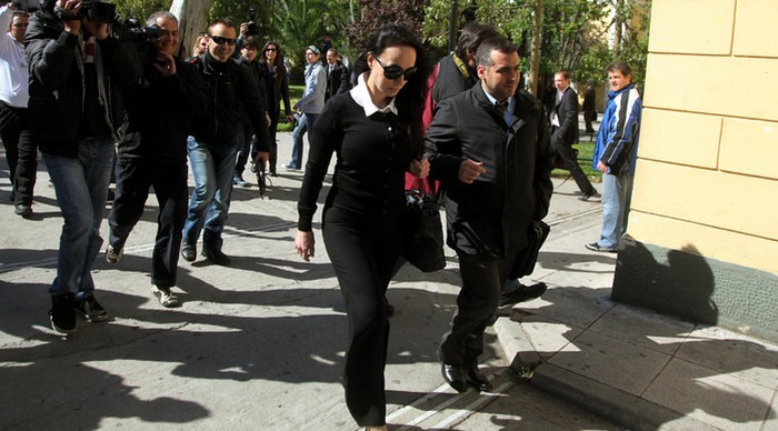 Βίντεο: Ξανά στη φυλακή η Βίκυ Σταμάτη