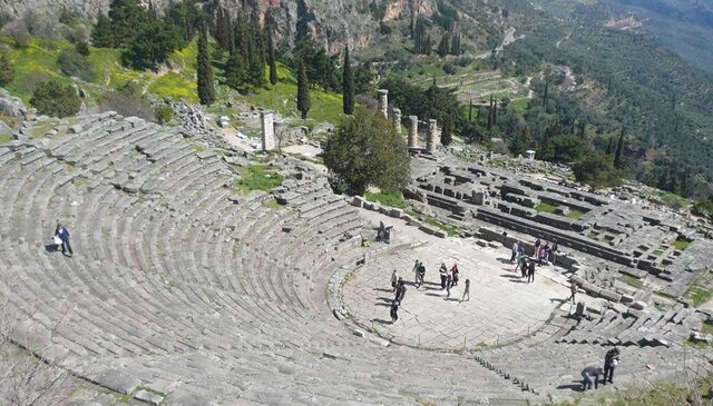 Ανοίγει μετά από 37 χρόνια το αρχαίο θέατρο των Δελφών