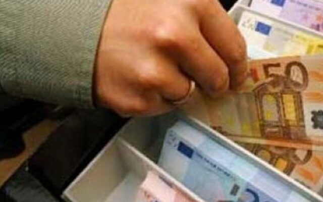 Υπάλληλοι τράπεζας στη Λήμνο έβαλαν χέρι σε λογαριασμούς