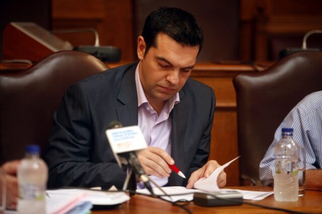 Πρόταση νόμου από τον ΣΥΡΙΖΑ για τα υπερχρεωμένα νοικοκυριά με ολική διαγραφή χρεών