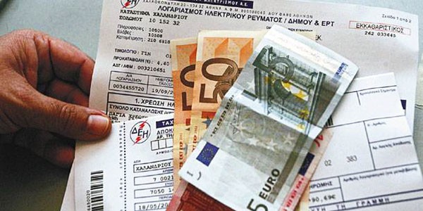 Γκάφα ολκής από τη ΔΕΗ. Χαράτσι και σε κοινόχρηστους χώρους