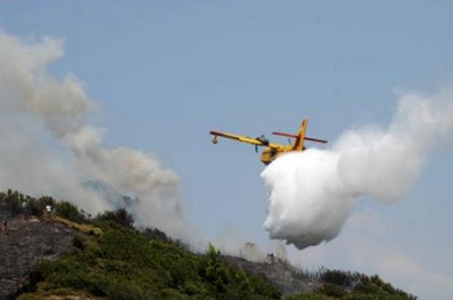 Μεγάλη φωτιά στη Ζάκυνθο και με ανέμους επτά μποφόρ