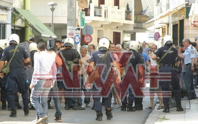 Επεισόδια και δακρυγόνα έξω από τα δικαστήρια Μεσολογγίου