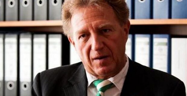Νόρμπερτ Μπάρτλε:” Να μειωθούν τα επιτόκια των δανείων προς την Ελλάδα”