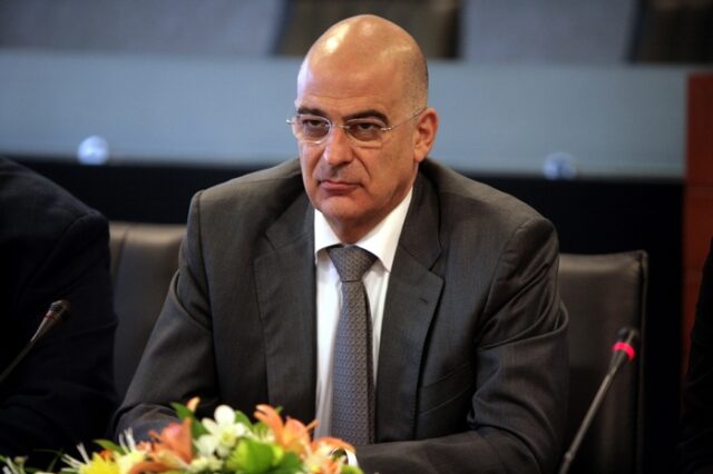 Δένδιας: “Η οπλοφορία βουλευτών στο Κοινοβούλιο επιτρέπεται”