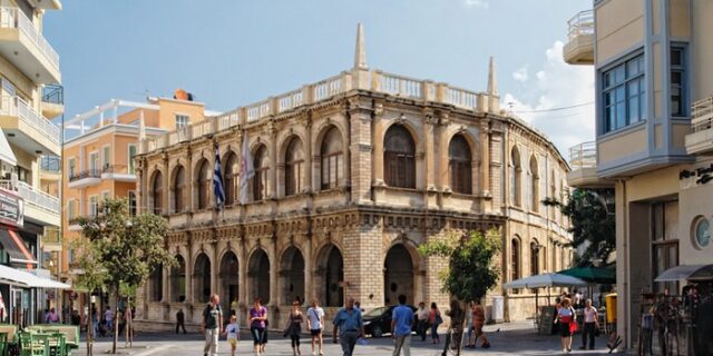 Επιστρέφουν χρήματα αντιδήμαρχοι και δημοτικοί σύμβουλοι του Ηρακλείου