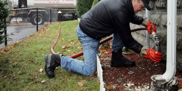 Πετρέλαιο: 1,40 για τους Έλληνες, 0,95 για τους Γερμανούς