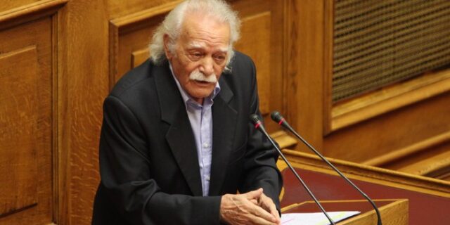 Γλέζος για Ξηρό: “Ποιον συμφέρει η διαφυγή του δολοφόνου της 17Ν;”