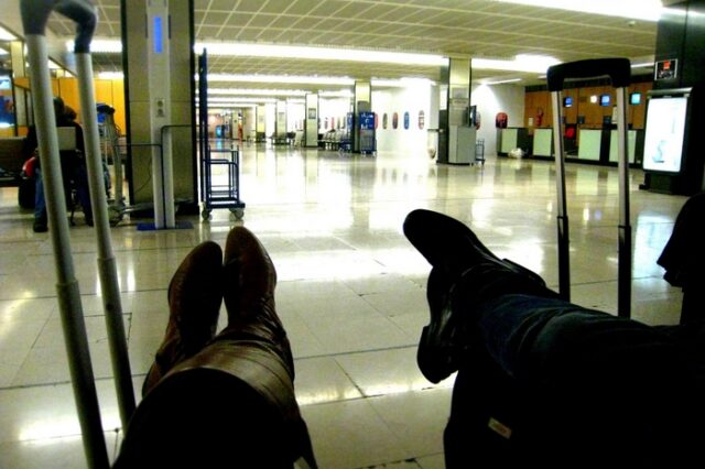 Ζευγάρι Ελλήνων πουλάει τα πάντα για να μεταναστεύσει