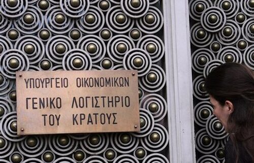 Ελεύθερος με περιοριστικούς όρους ο τμηματάρχης του υπουργείου