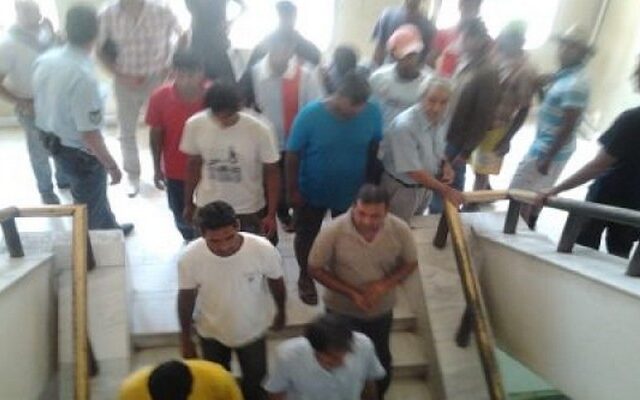 Παρέμβαση εισαγγελέα ζητούν οι μετανάστες στο Ηράκλειο