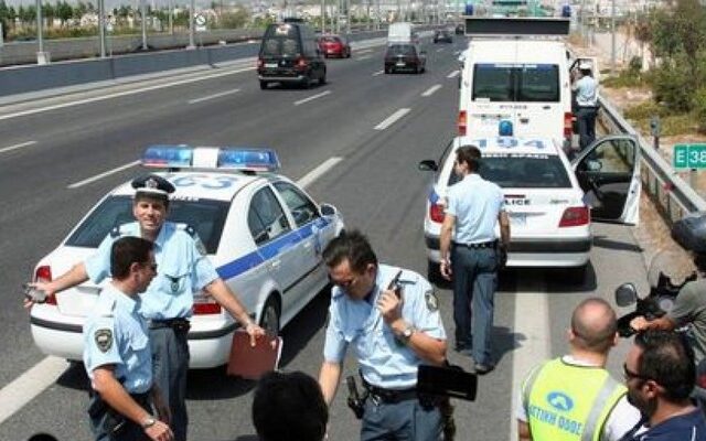 Ανήλικοι πετούσαν πέτρες σε διερχόμενα οχήματα στην εθνική