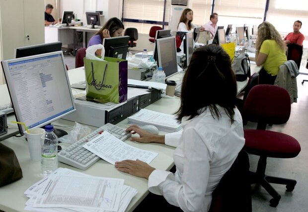 Όλα τα νέα μέτρα λιτότητας που περιλαμβάνει το πακέτο των 11,5 δισ. ευρώ