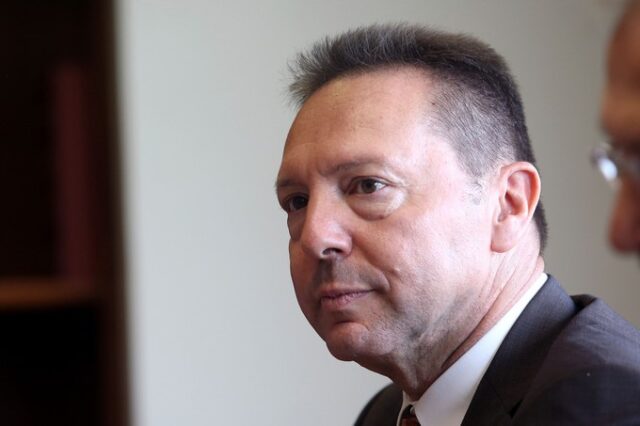 Ανοικτό παραμένει το θέμα των περικοπών στα ειδικά μισθολόγια