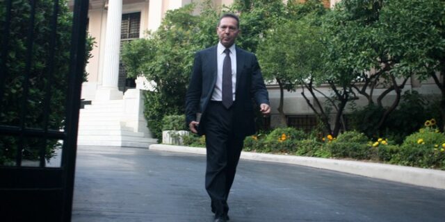 Επιμένει στην εφεδρεία η κυβέρνηση