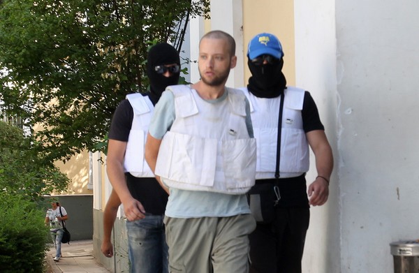 Ενοχή Θεοφίλου για τη ληστεία μετά φόνου στην Πάρο και για συμμετοχή στη Συνωμοσία Πυρήνων της Φωτιάς, ζήτησε η εισαγγελέας