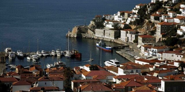 “Ομηρεία” υπαλλήλων του ΣΔΟΕ στην Ύδρα