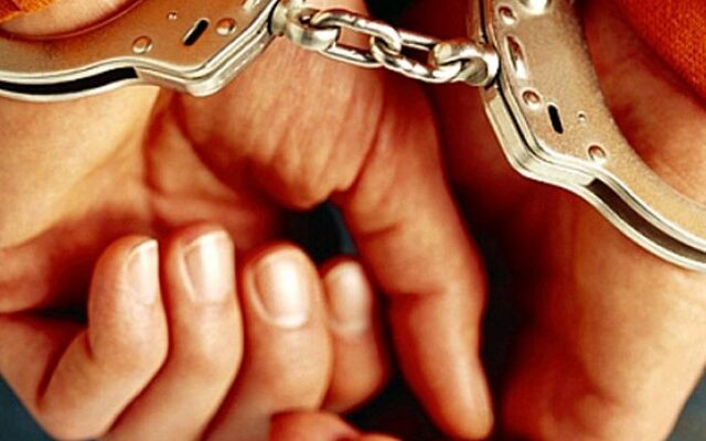 Παρακολουθούσε την αστυνομία με ασυρμάτους