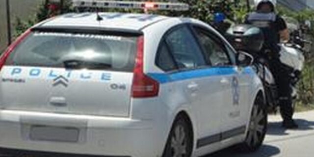 Ρομά εισέβαλαν σε Α.Τ. και χτύπησαν αστυνομικό